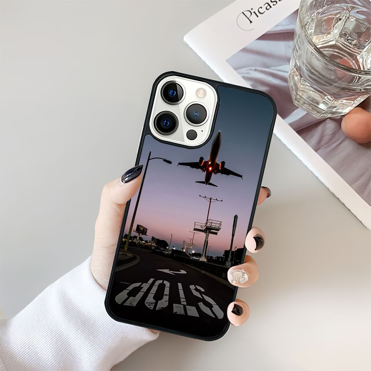 Low Passing 737 MAX Phone Case